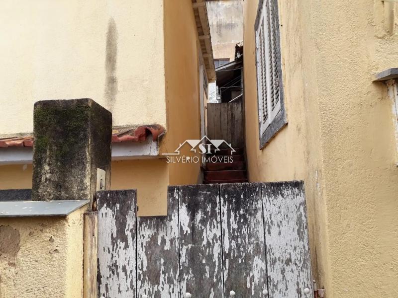 Casa à venda com 5 quartos, 298m² - Foto 4