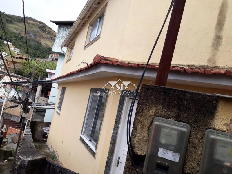 Casa à venda com 5 quartos, 298m² - Foto 2