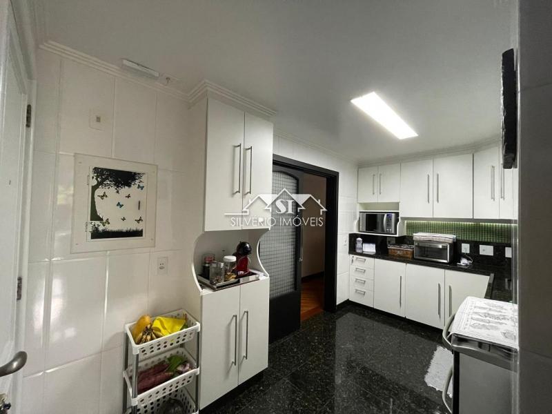 Apartamento à venda com 3 quartos, 190m² - Foto 19