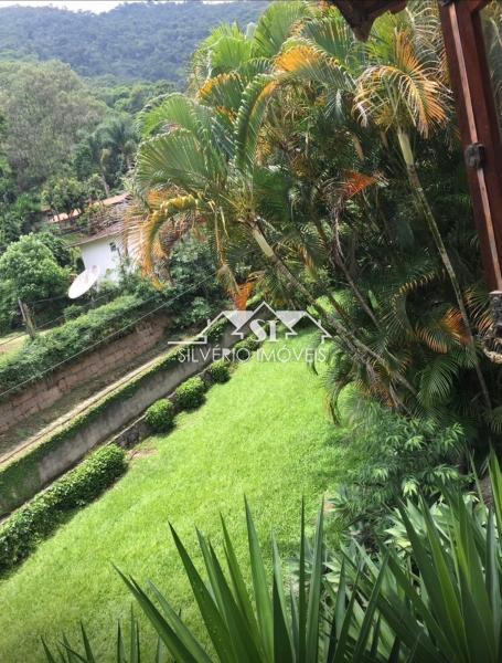 Casa à venda com 3 quartos, 2350m² - Foto 2