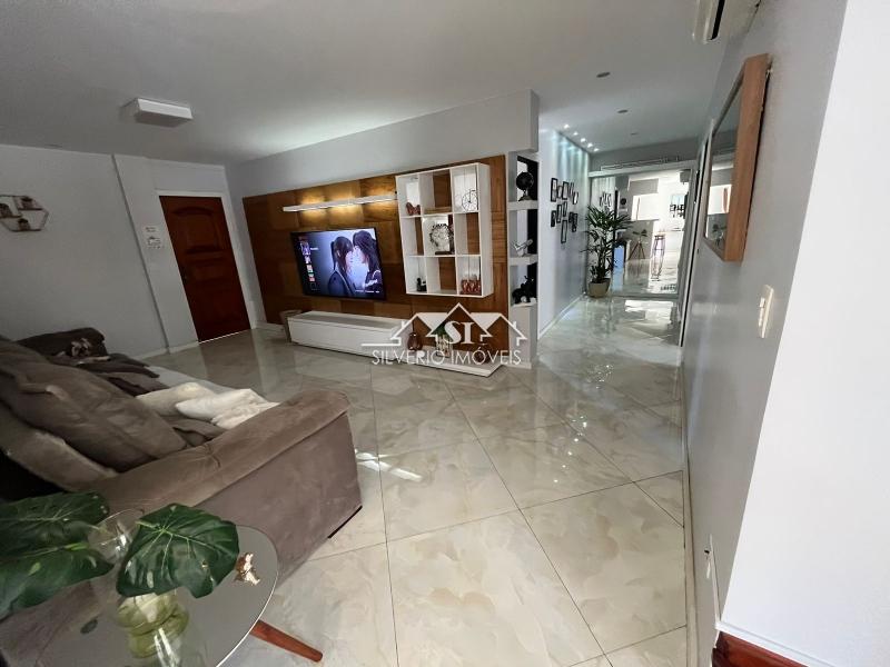 Apartamento à venda com 3 quartos, 240m² - Foto 2
