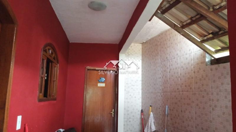 Casa à venda com 3 quartos, 170m² - Foto 2