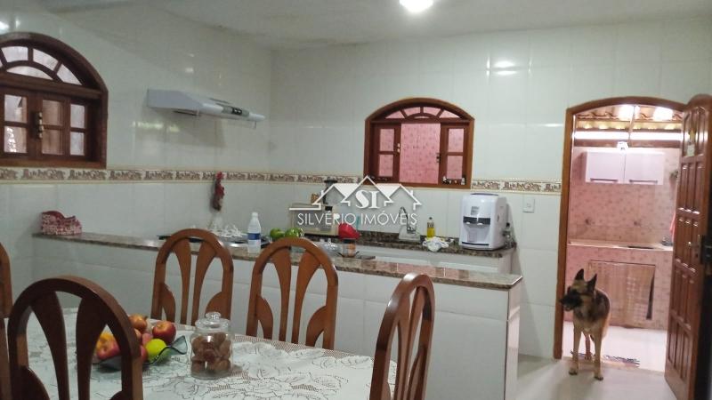 Casa à venda com 3 quartos, 170m² - Foto 3