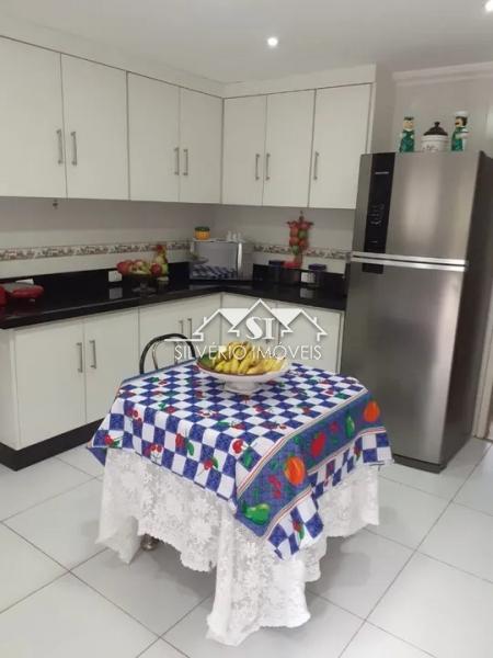 Casa à venda com 4 quartos, 190m² - Foto 9