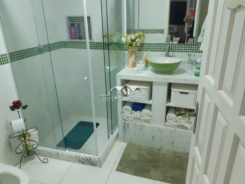 Casa à venda com 4 quartos, 190m² - Foto 14