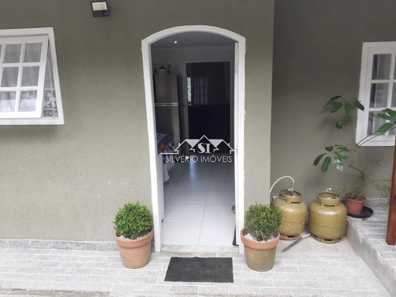 Casa à venda com 4 quartos, 190m² - Foto 3