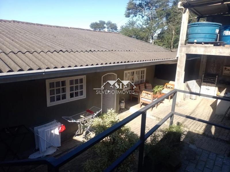 Casa à venda com 4 quartos, 190m² - Foto 2