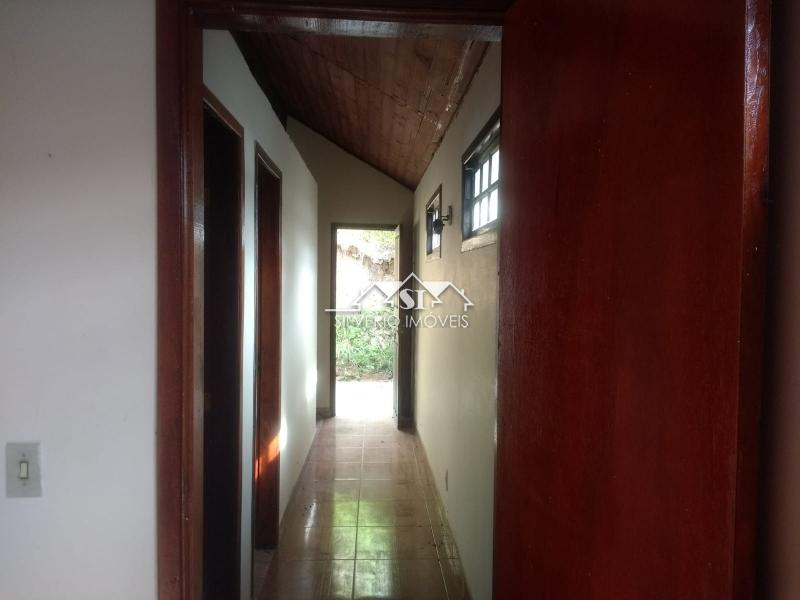 Casa à venda com 5 quartos, 240m² - Foto 5
