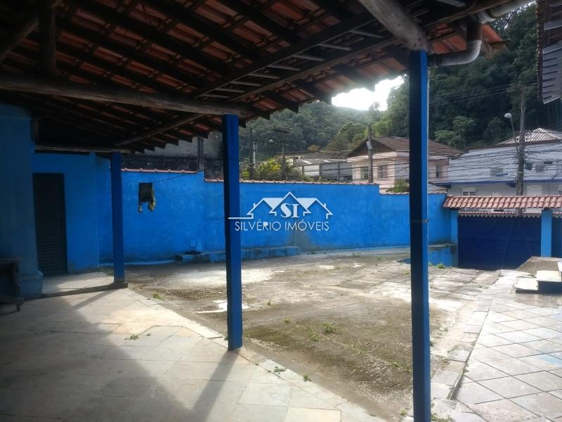 Casa à venda com 5 quartos, 240m² - Foto 3