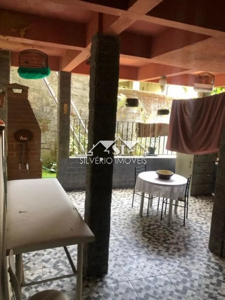 Casa à venda com 4 quartos, 130m² - Foto 4