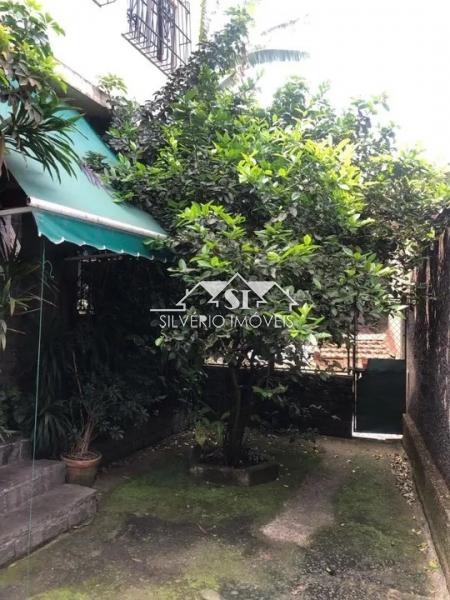 Casa à venda com 4 quartos, 130m² - Foto 2