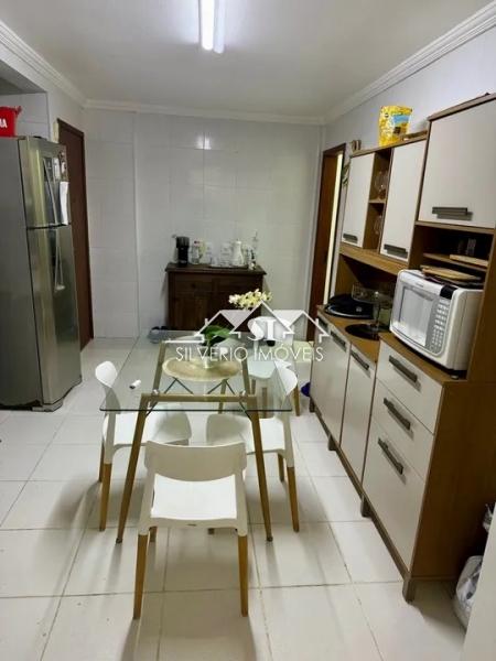 Apartamento à venda com 3 quartos, 140m² - Foto 4