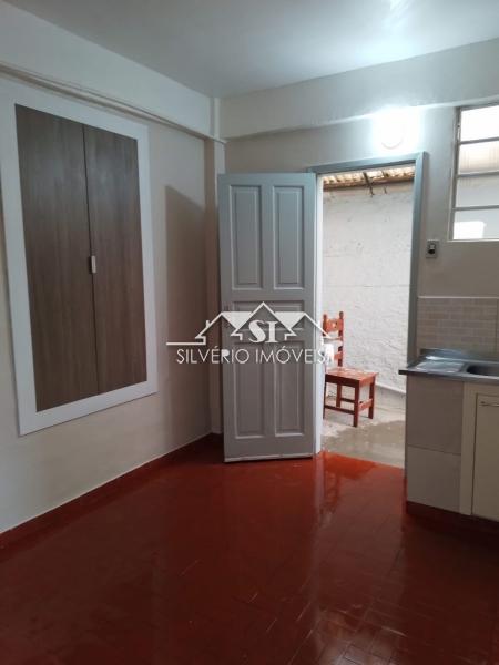 Casa à venda com 3 quartos, 60m² - Foto 2