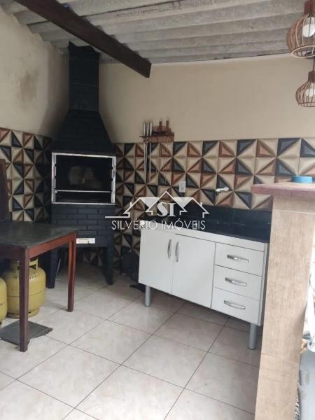 Casa à venda com 6 quartos, 110m² - Foto 15