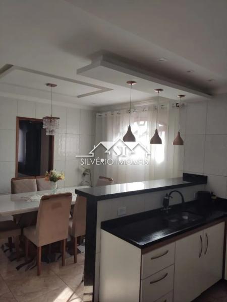 Casa à venda com 6 quartos, 110m² - Foto 3