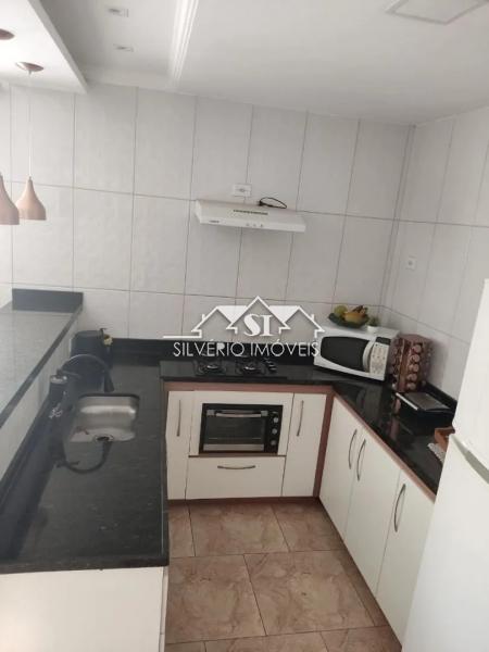 Casa à venda com 6 quartos, 110m² - Foto 4