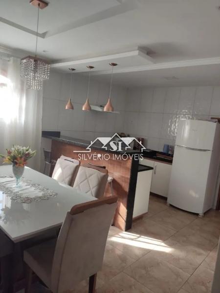 Casa à venda com 6 quartos, 110m² - Foto 5