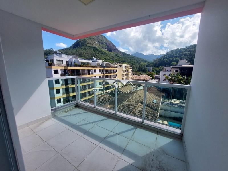 Apartamento à venda com 3 quartos, 184m² - Foto 4
