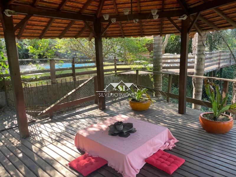 Casa à venda com 4 quartos, 300m² - Foto 4