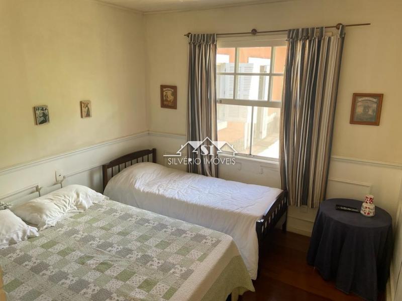Casa à venda com 4 quartos, 300m² - Foto 18