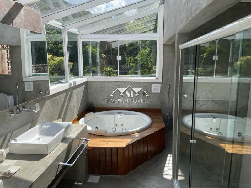 Casa à venda com 4 quartos, 300m² - Foto 13