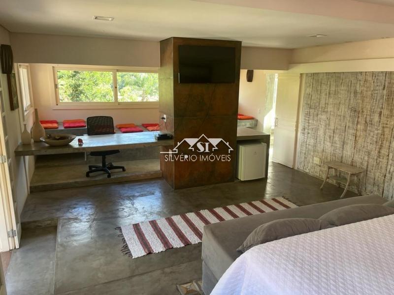 Casa à venda com 4 quartos, 300m² - Foto 11
