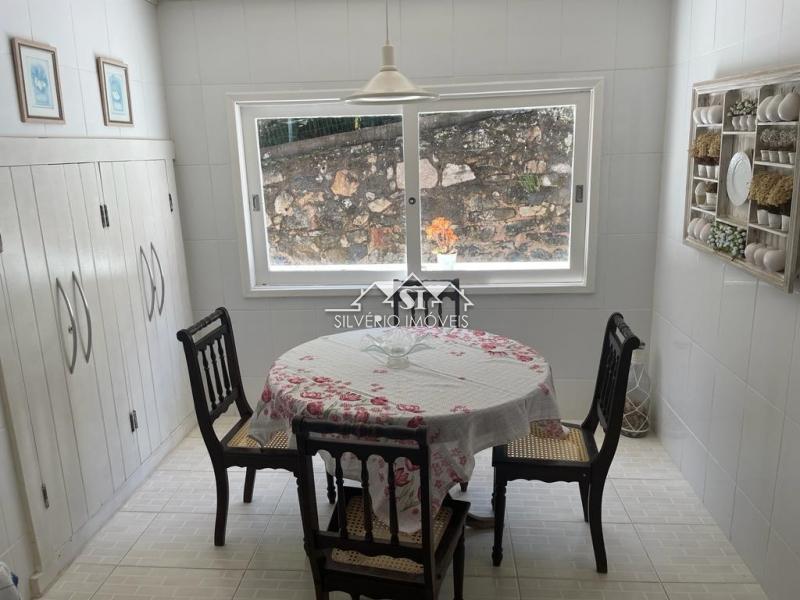 Casa à venda com 4 quartos, 300m² - Foto 21