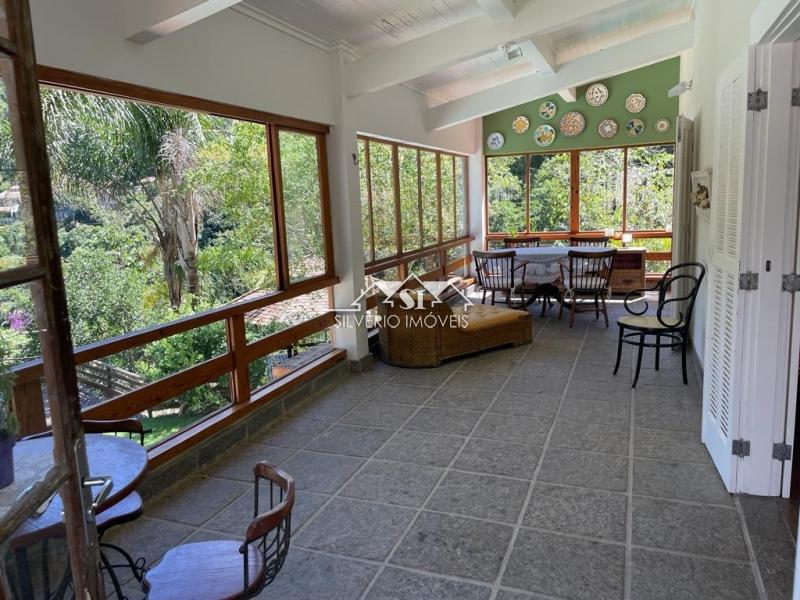 Casa à venda com 4 quartos, 300m² - Foto 25