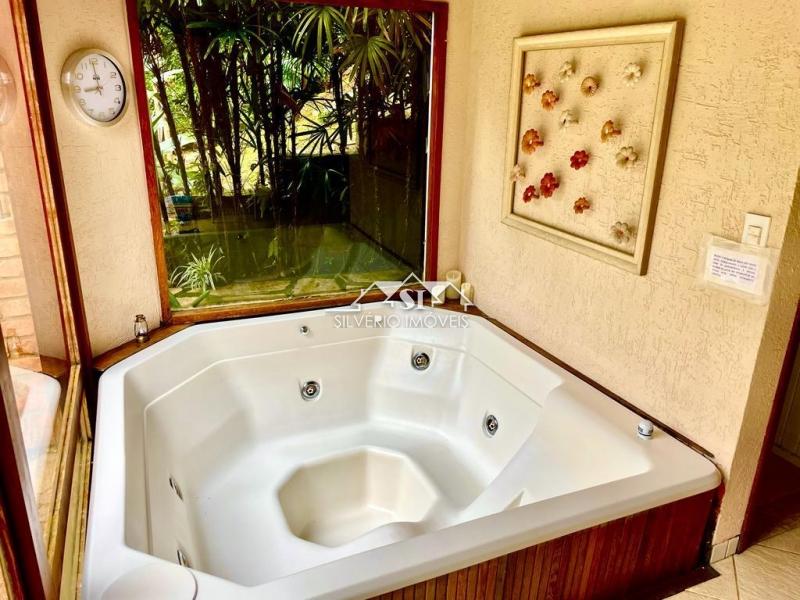 Casa à venda com 4 quartos, 300m² - Foto 7