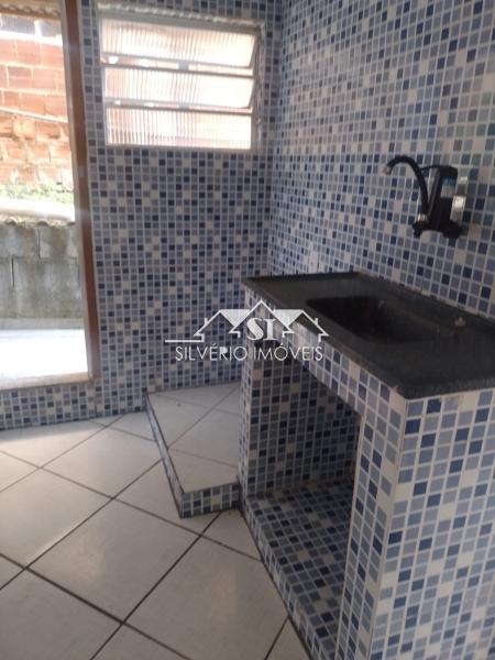 Casa para alugar com 2 quartos, 40m² - Foto 10