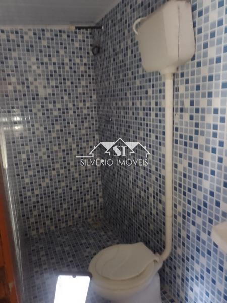 Casa para alugar com 2 quartos, 40m² - Foto 12