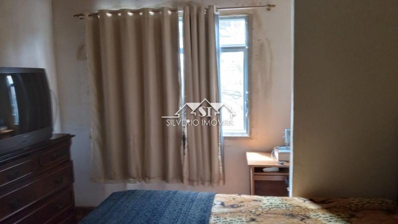 Casa à venda com 3 quartos, 180m² - Foto 2