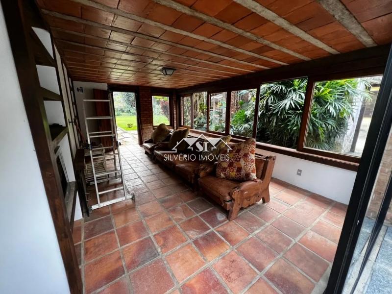 Casa à venda com 3 quartos, 302m² - Foto 10