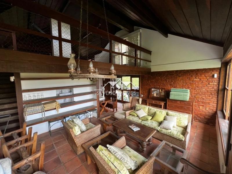 Casa à venda com 3 quartos, 302m² - Foto 15