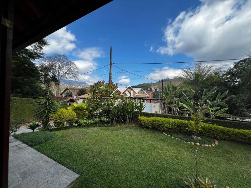 Casa à venda com 3 quartos, 302m² - Foto 19