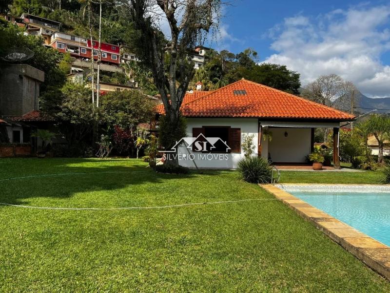 Casa à venda com 3 quartos, 302m² - Foto 5