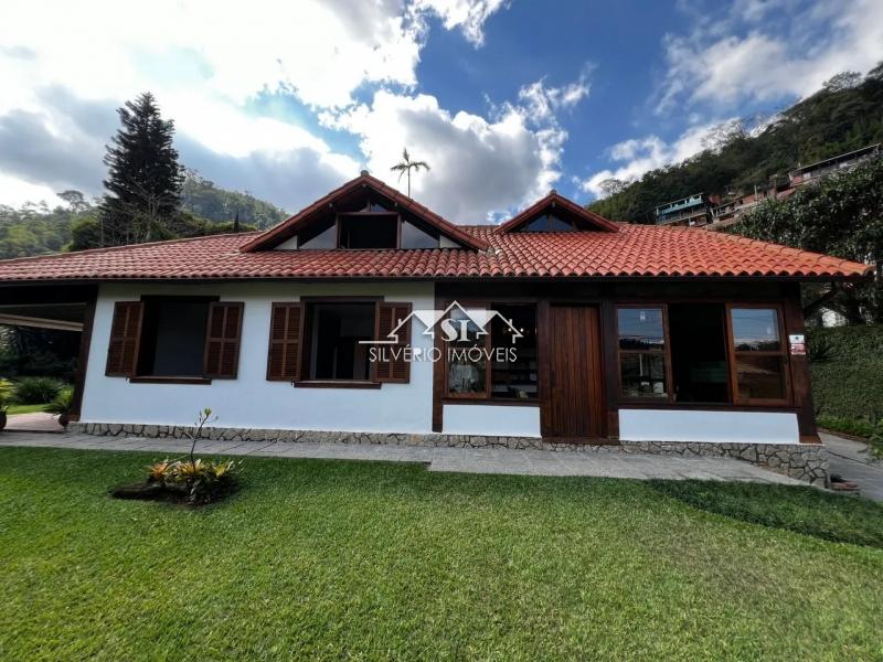 Casa à venda com 3 quartos, 302m² - Foto 3