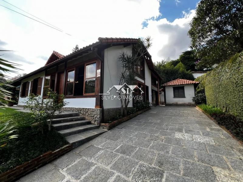 Casa à venda com 3 quartos, 302m² - Foto 7