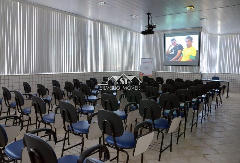 Prédio Inteiro à venda com 32 quartos, 1300m² - Foto 11