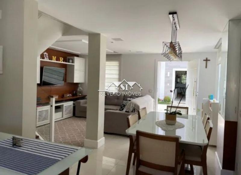 Casa à venda com 3 quartos, 140m² - Foto 4