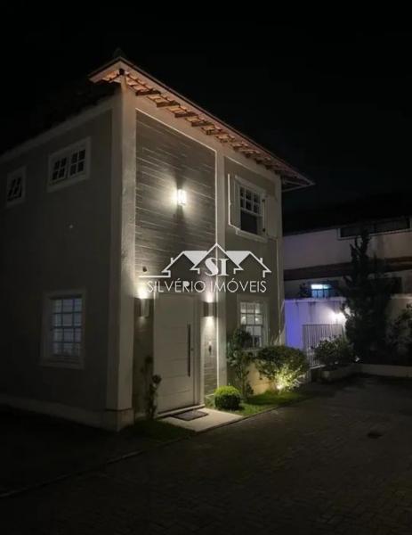 Casa à venda com 3 quartos, 140m² - Foto 2