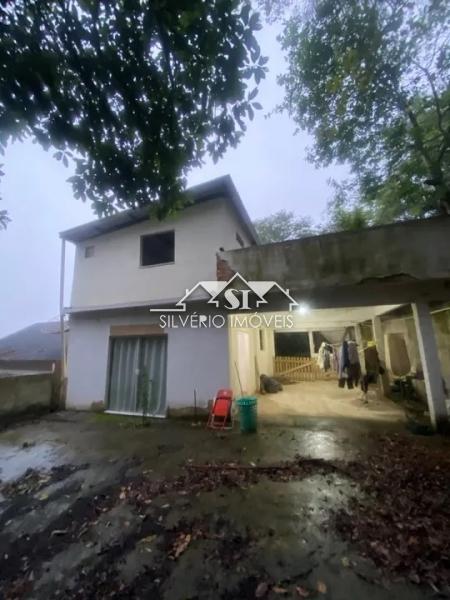 Casa à venda com 3 quartos, 200m² - Foto 2