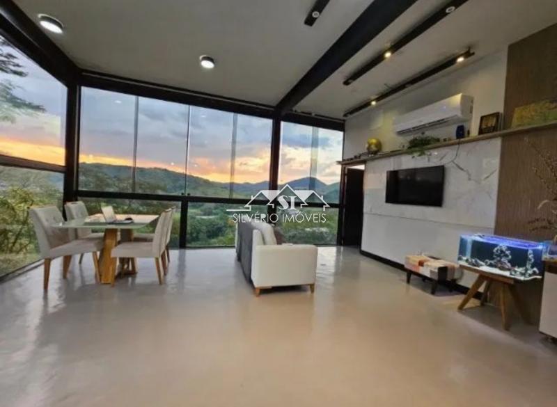 Casa à venda com 3 quartos, 170m² - Foto 1