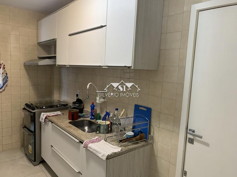 Apartamento à venda com 2 quartos, 80m² - Foto 12