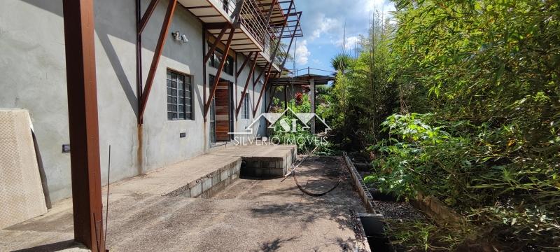 Casa à venda com 4 quartos, 280m² - Foto 11