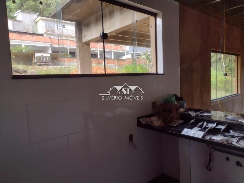 Casa à venda com 3 quartos, 90m² - Foto 2