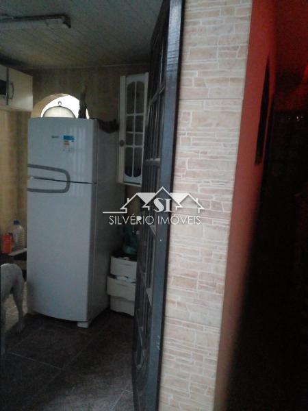 Casa à venda com 3 quartos, 100m² - Foto 5
