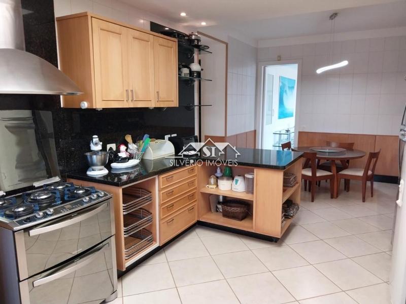 Casa para alugar com 5 quartos, 300m² - Foto 14