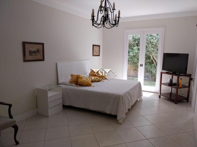Casa para alugar com 5 quartos, 300m² - Foto 20