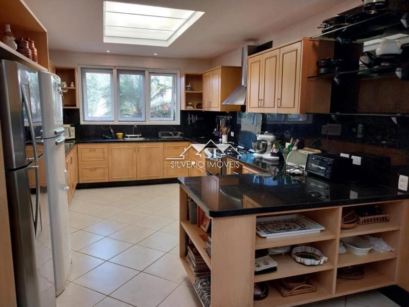 Casa para alugar com 5 quartos, 300m² - Foto 15
